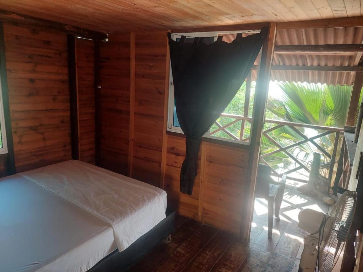A Orilla Del Mar En Baru Hostel Cartagena Bagian luar foto